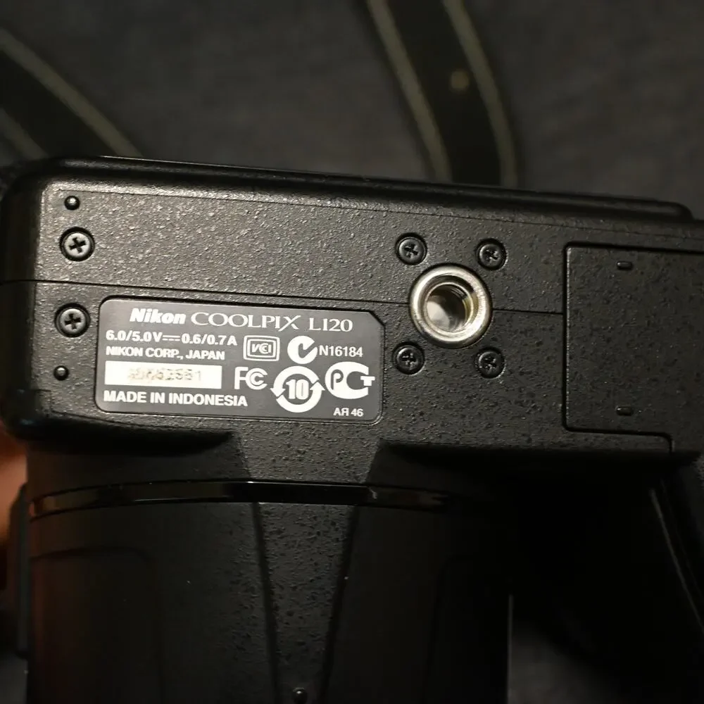 Nikon COOLPIX L120 14.1MP 21x Zoom Digital Camera TESTED